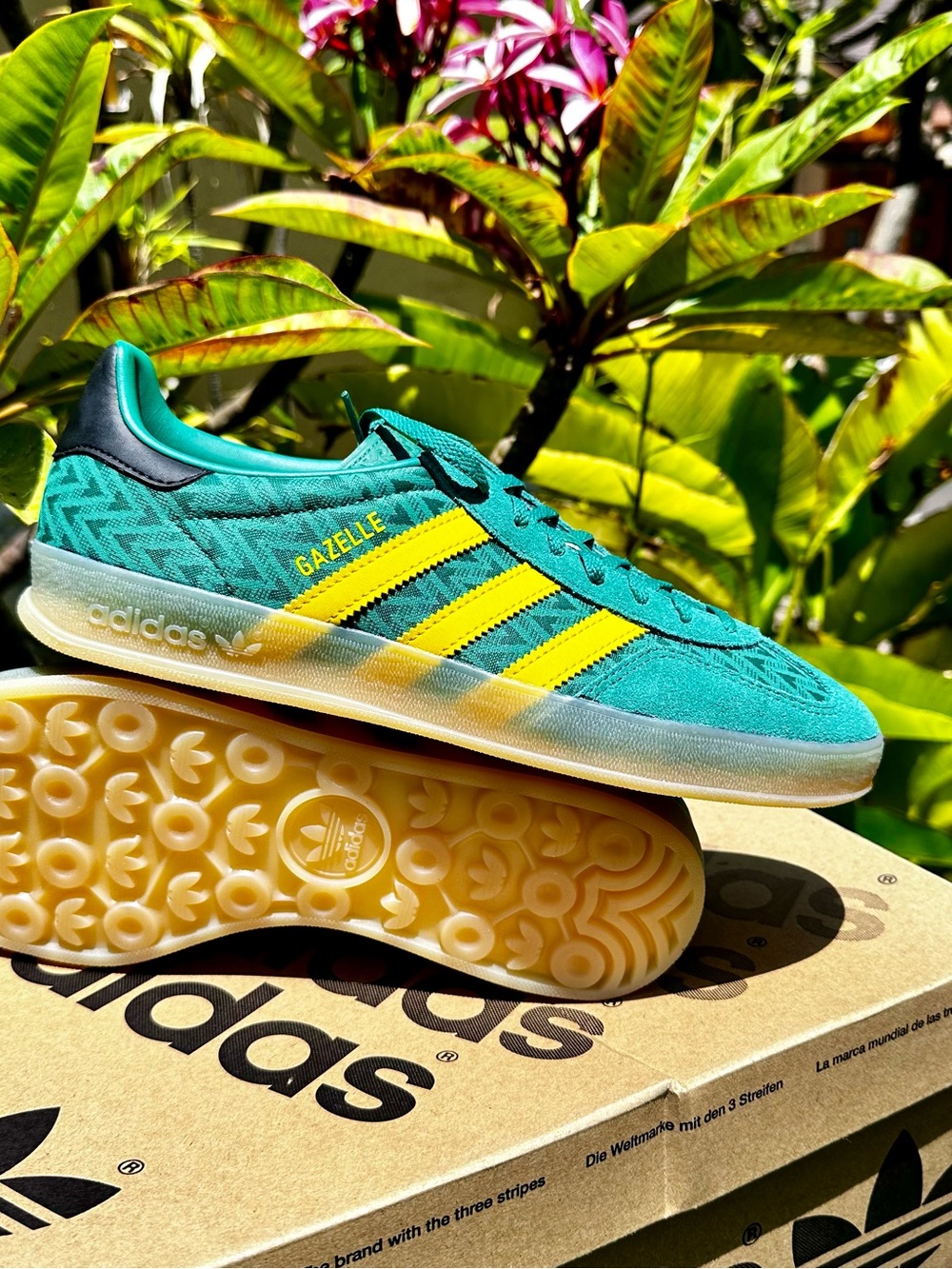 adidas Gazelle Women’s Teal Suede Sneakers Green with Yellow Three Stripes - Picture 5 of 10